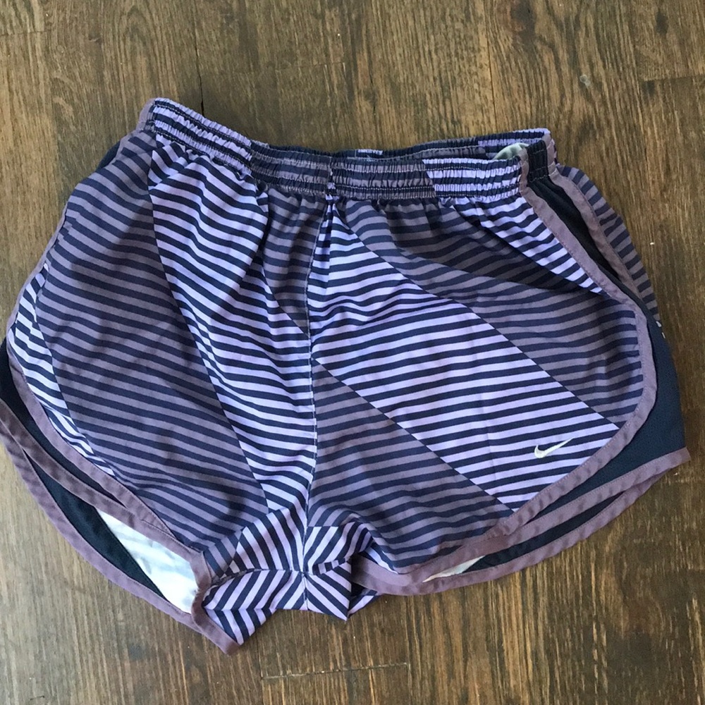 M nike dry fit tempo shorts